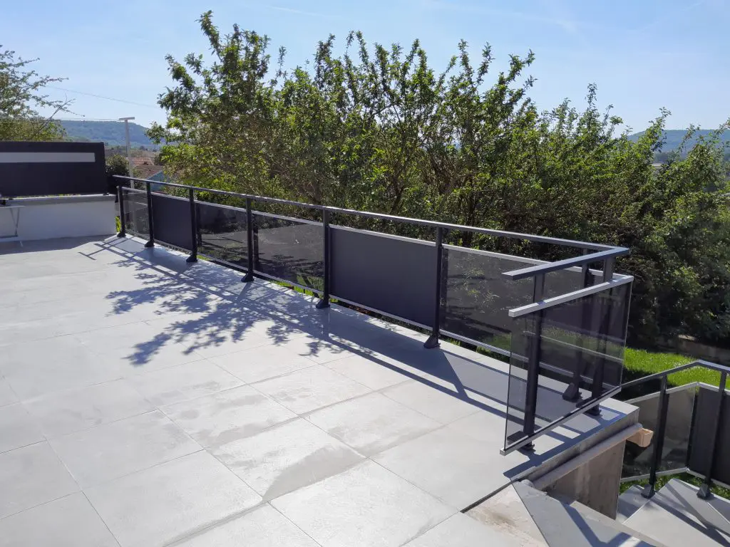 Brise vue sur terrasse moderne