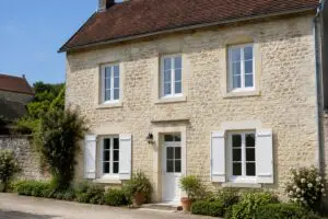 maison ancienne fenêtre pvc