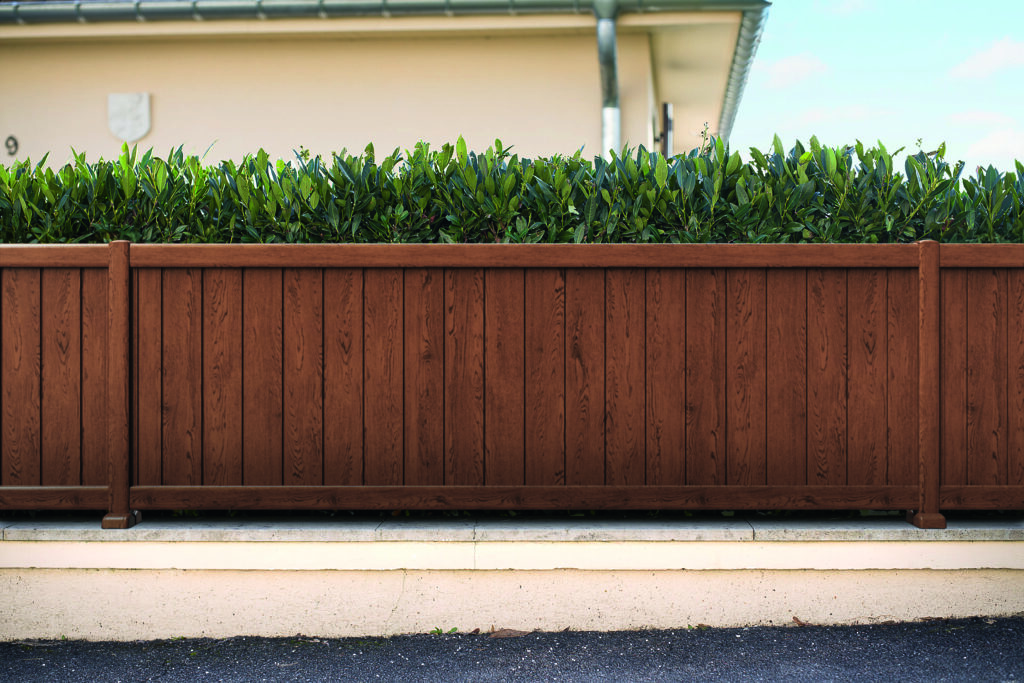 clôture aluminium imitation bois naturel