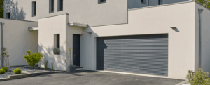 porte de garage enroulable compacte a l'intérieur coffre