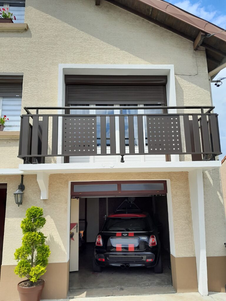 garde corps ajoure motif balcon