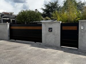 portail aluminium bicolore