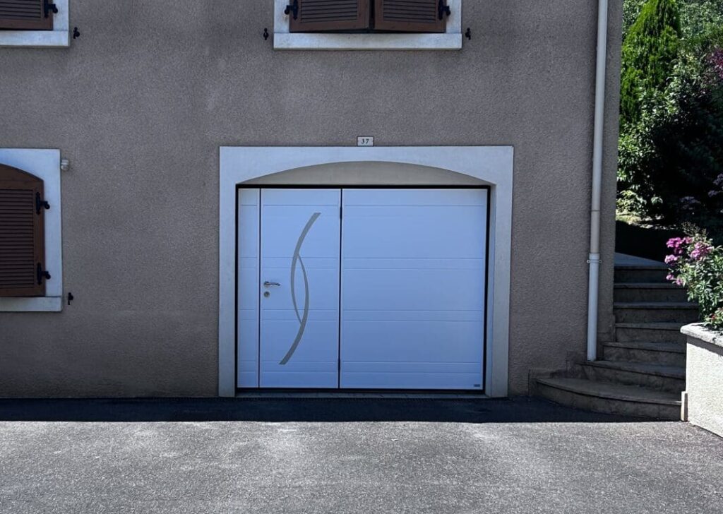 porte de garage basculante MOOS